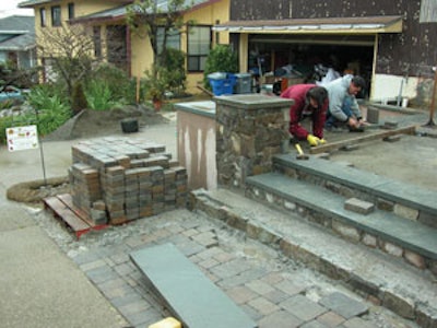 Maximum Service Landscaping sets itself apart by offering high-end hardscaping and finish carpentry.