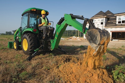 3720compactutilitytractor 10156471