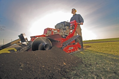 2324tktracktrencher 10157054