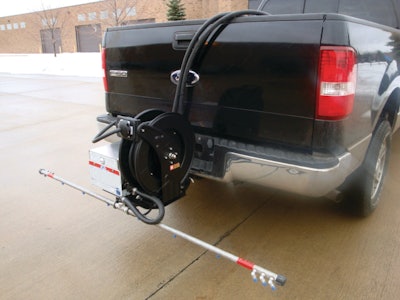 Hitchmountedliquidspraysystem 10158034