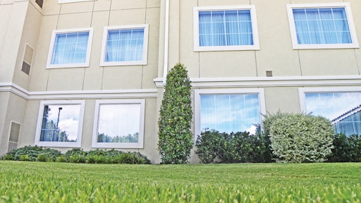 Commerciallawn 10687981