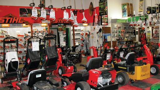 Dealer Showroom Gravely Stihl 10737606