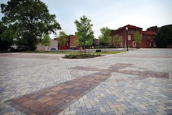 Hardscaping Commercial Paver P 10742787