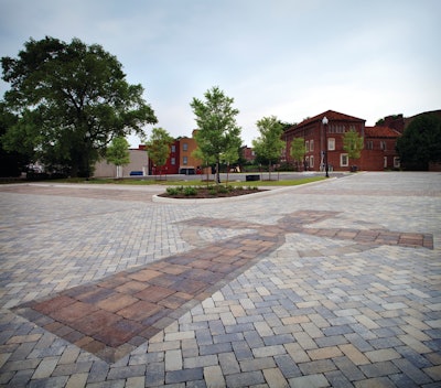 Hardscaping Commercial Paver P 10742787