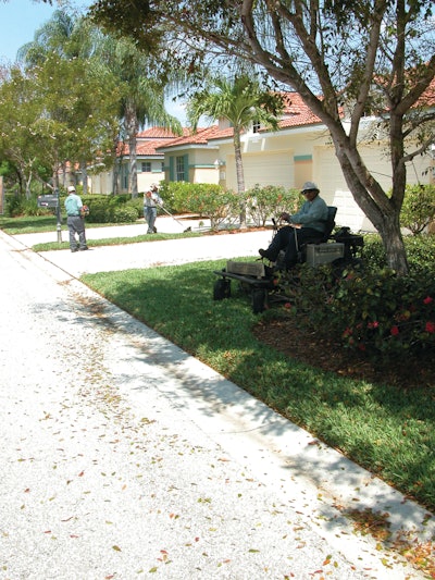 Landscape 3 Man Crew 10758496