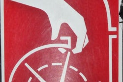 Snowthrower Warning Label
