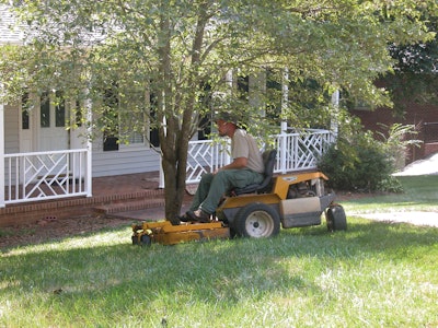 Known for their bagging capability, Walker mowers have impressed some Florida contractors by the way they can mulch.