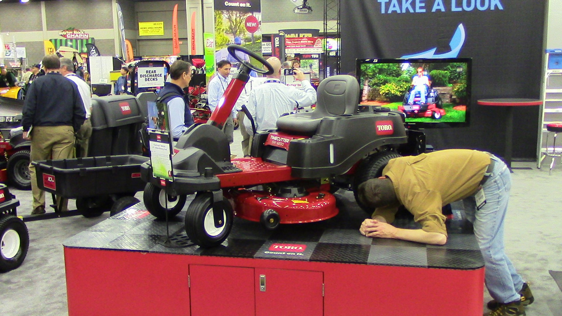 Toro Debuts Steering Wheel Z Mower Stand On Sprayer at GIE EXPO 2014 Green Industry Pros