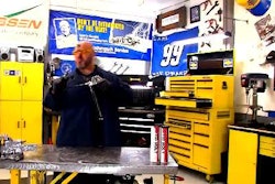 HECTOR'S SHOP: Loading a Grease Gun – Video