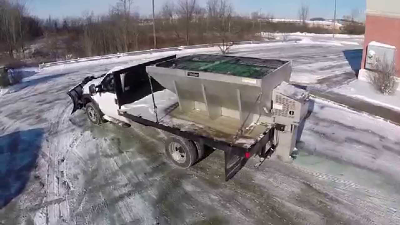 Western Striker Stainless Steel Hopper Spreaders - Video