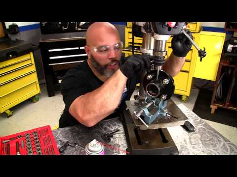 HECTOR&rsquo;S SHOP: Thread-Tapping Tips - Video