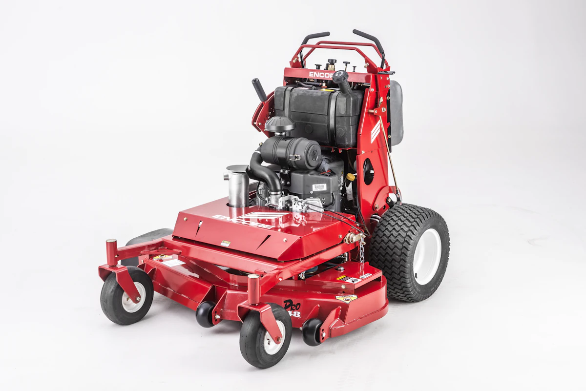 Worldlawn Venom and Encore Rage Stand-on Mowers Revamped for 2016 From ...