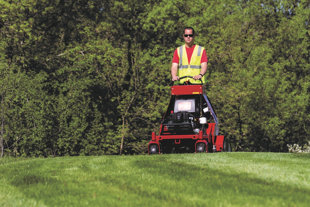 30in Dual Hydro StandOn Aerator From The Toro Company Green