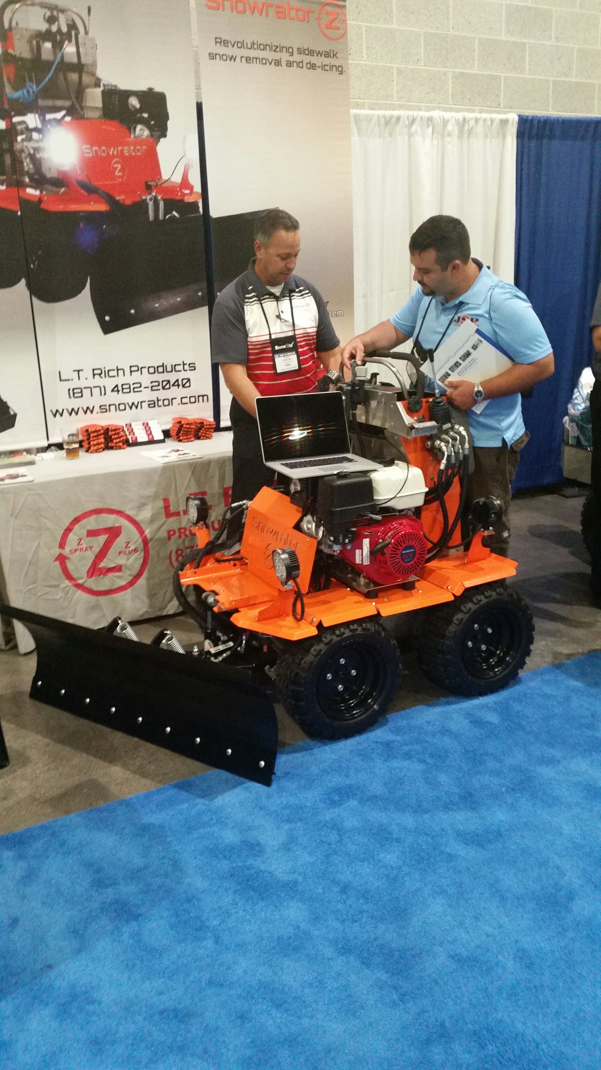 激安特価 The Snowrator from L.T. Rich Products From: Z Turf Equipment スノーボード