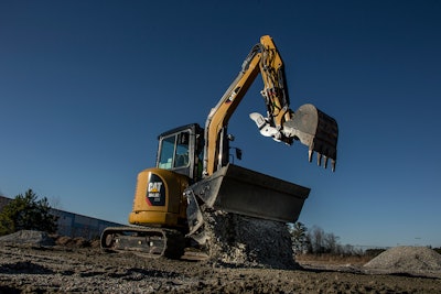 Caterpillar 304 5E2 XTC Mini Hydraulic Excavator 578fd30598b3e