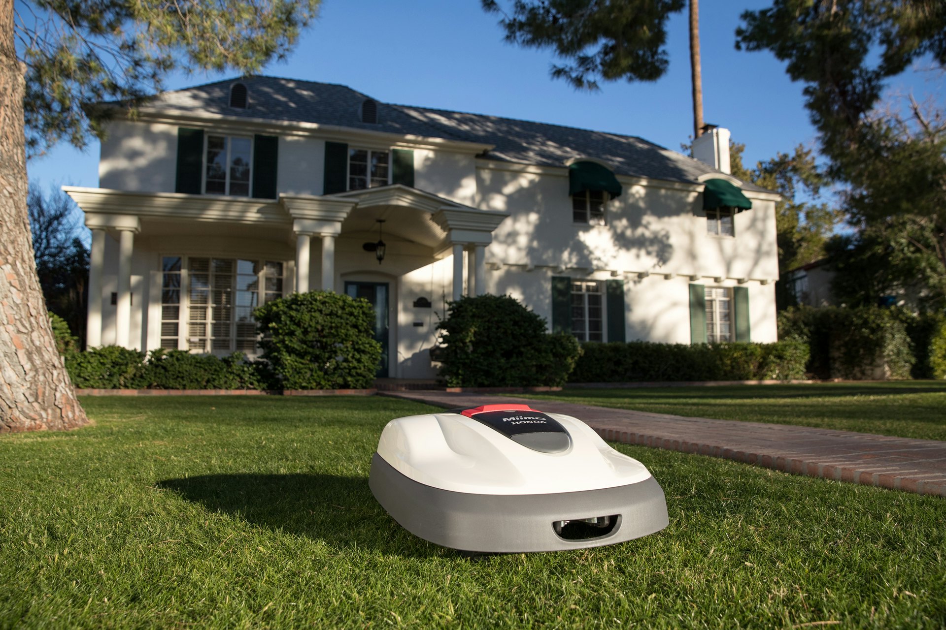 Honda Introduces Prototype Electric Autonomous Work Mower at Equip  Exposition 2023