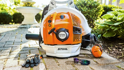 The STIHL BR 700 X backpack blower—one of the most powerful blowers in the STIHL range—can deliver 34 newtons of blowing force.