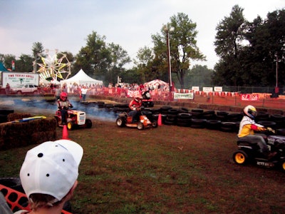 Lawnmower racing 59c3e03880058