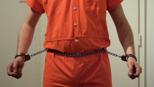 Prisoner in belly chain 59cd66b090765