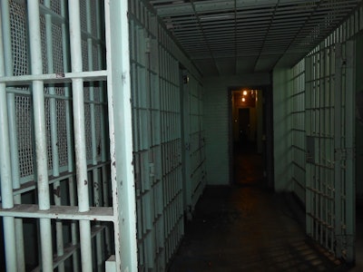 Law Prison Jail Arrest Crime Criminal Police 429633 59ef85882d6a6