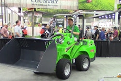Articulating the Fully Electric, Battery-Powered Articulated Loader at GIE+EXPO