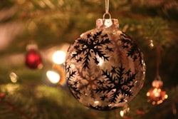 Christmas bauble black and white 5a384b2b5a217
