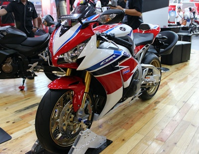 Honda CBR1000RR Fireblade SP Jakarta Fair 2016 June 21 2016 5ab3ffd2ddfaa
