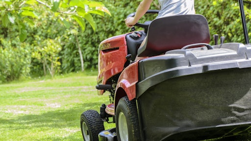 mowing the grass 1438159 1920 5ab27d65028e7