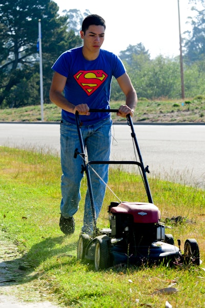 Mowing 5af32aef5b3b6