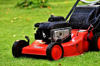 lawn mower 2293876 1920 5af08018bd97b
