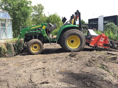 John Deere gardening tractor 5b9152bbb3577