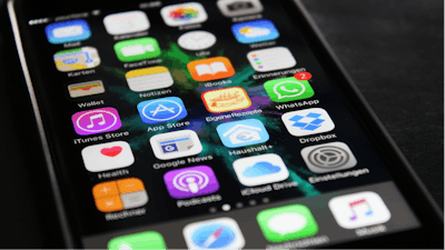 Whatsapp Ios Iphone Phone Homescreen Apps 1370785 Pxhere com (1)