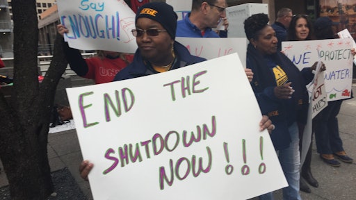 Union Activists Rally In Dallas To End The Shutdown (39739874633)