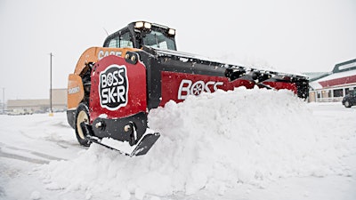 The SK-R 6 joins the SK-R 8 and SK-R 10 to expand BOSS’ line of box plows for tractors, skid steers and other compact vehicle equipment.