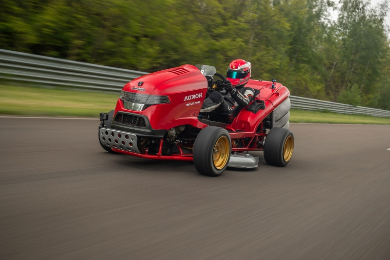 Honda Mean Mower V2 Hits 100 Mph In 6 29 Seconds Setting A World Record 206456