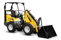 Compact articulated wheel loader