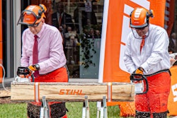 Bobby Dyer, City of Virginia Beach Mayor and Bjoern Fischer, STIHL Inc. President, at the ribbon-cutting of the new facility.