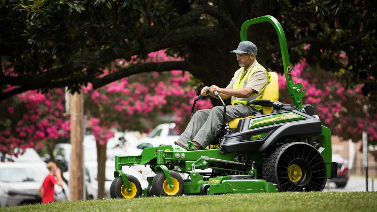 John Deere Z955R ZTrak Zero Turn Mower From John Deere Green Industry Pros