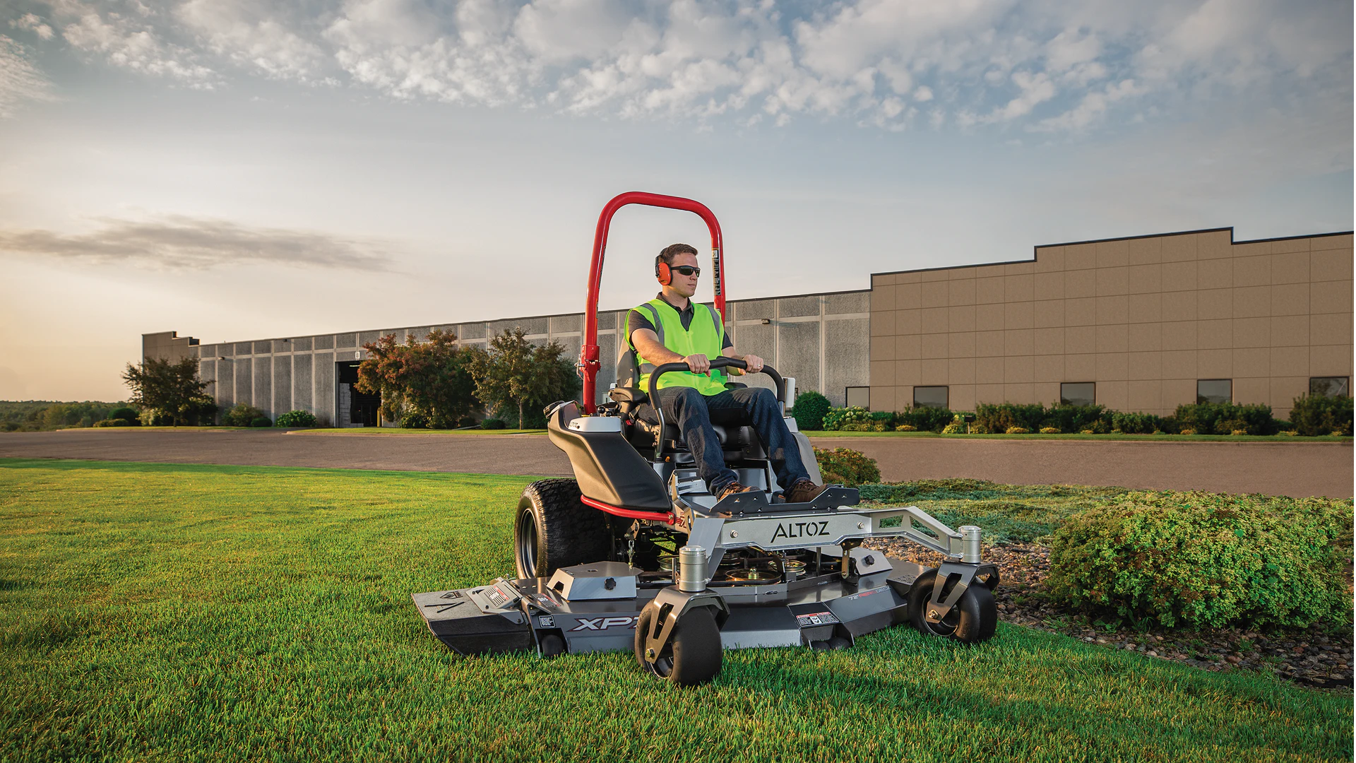ACシリーズ3点 Altoz XP HD Mower From: Altoz Inc. | Green Industry Pros
