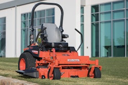 Completely designed and manufactured in the United States, the heavy-duty, commercial grade Kubota Z700 Series is built with features that reaffirm Kubota’s reputation.