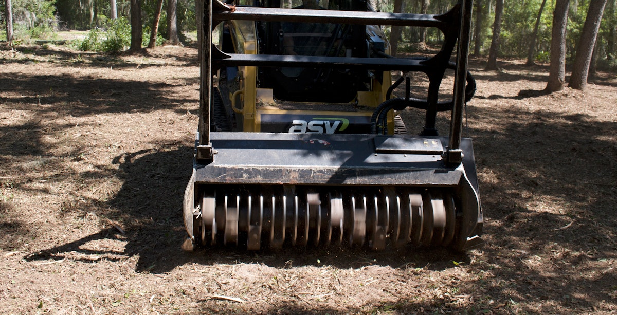 South Carolina Bushhogging Company Delivers Park Like Finishes With Compact Track Loader Green Industry Pros