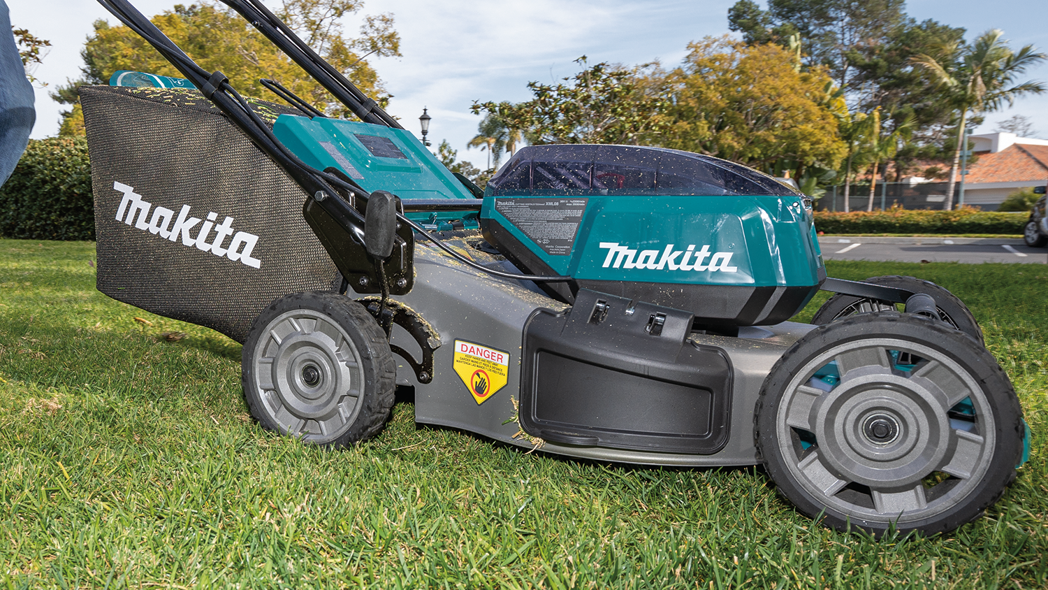 battery powered commercial lawn mower