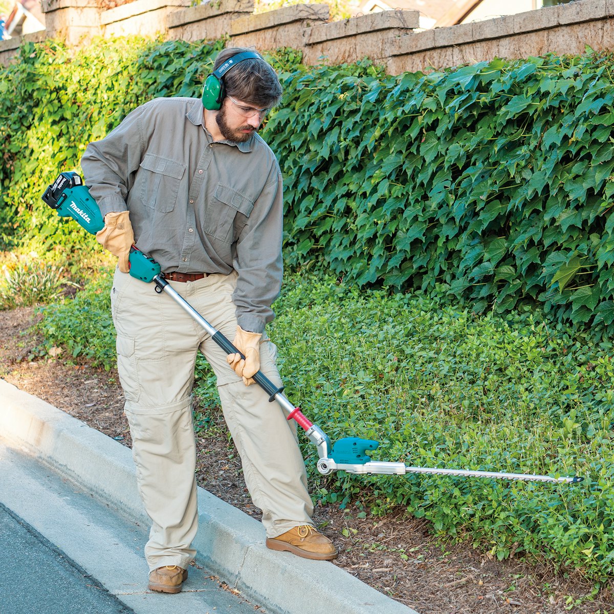 Makita 18V LXT Brushless Cordless Pole Hedge Trimmers From Makita USA Inc. Green Industry Pros