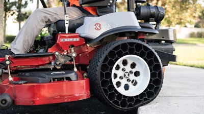 Exmark Tractus In Use 2