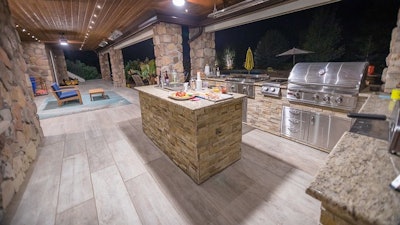 50877717107 3e171a8457 C