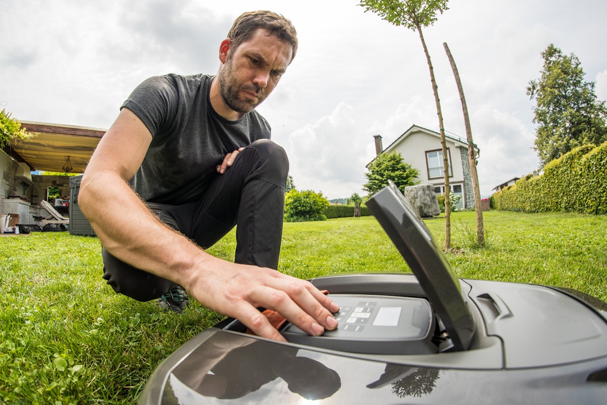 Pros and Cons of Robotic Lawn Mowers