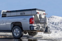 IceStriker 2000-3300 SSA/SSC stainless-steel salt spreaders