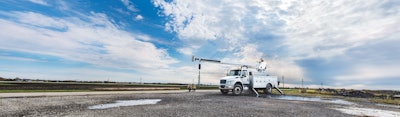 Navistar International Mv Digger Derrick With People Cmyk Update 2021 61685bbe320b5