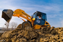 When selecting a machine, take into consideration the jobsite topography. Features such as an articulation-type center joint will provide better traction in unfavorable conditions.