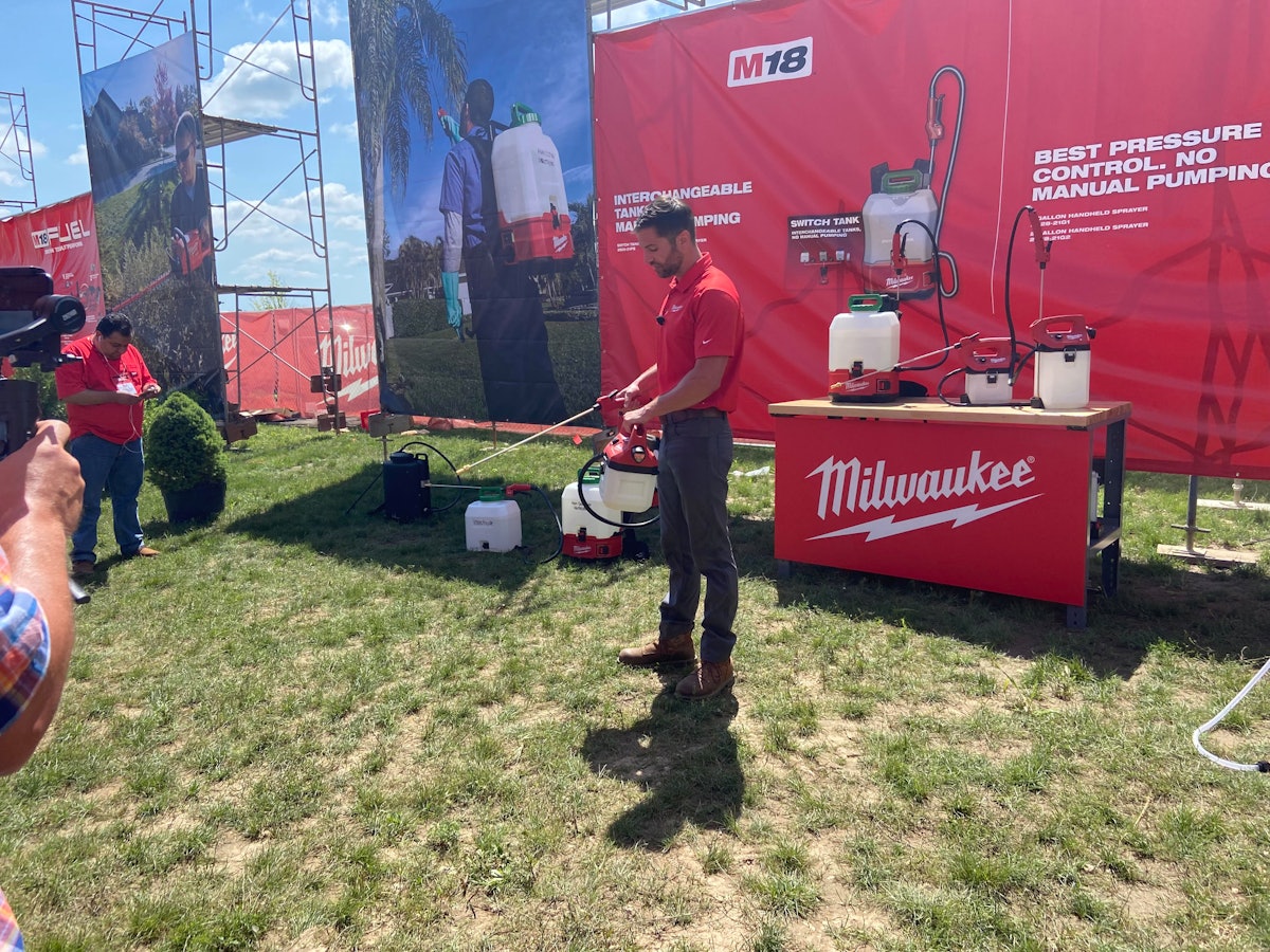 Milwaukee m18 online pressure washer